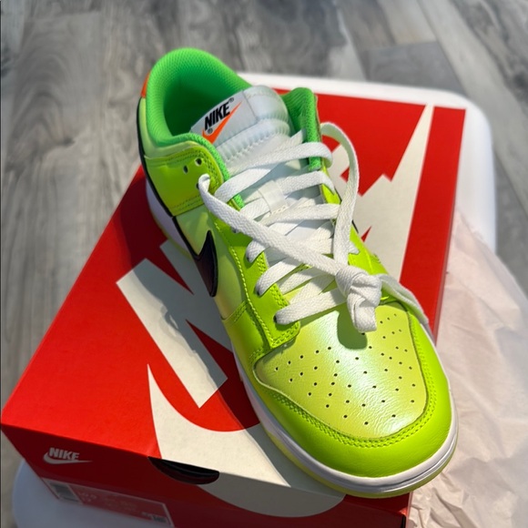 Nike Dunk Low SE Splash Volt - Picture 4 of 10
